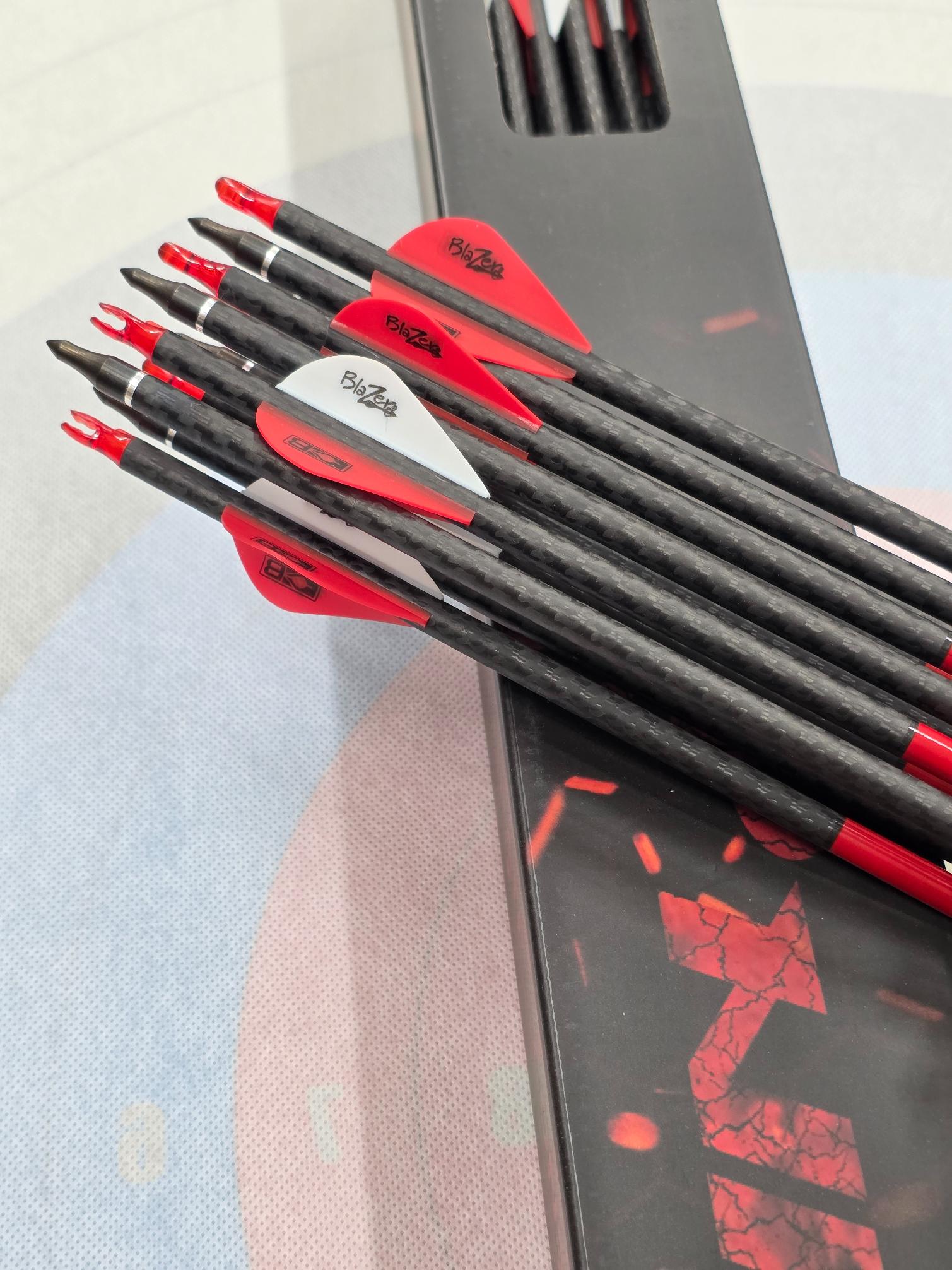 фото Стрела лучная карбоновая Niut Fire Hunter 3K 12 шт Стрела лучная карбоновая Niut Fire Hunter 3K 12 шт