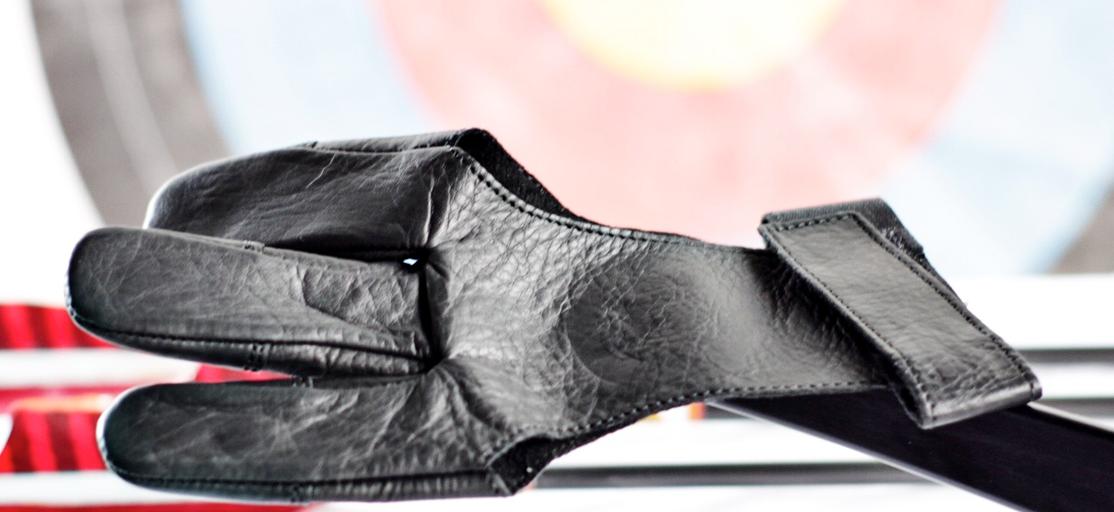 Напальчник традиционный (черн кожа) M